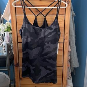 CAMO CRISS CROSS STRAP WORKOUT TANK